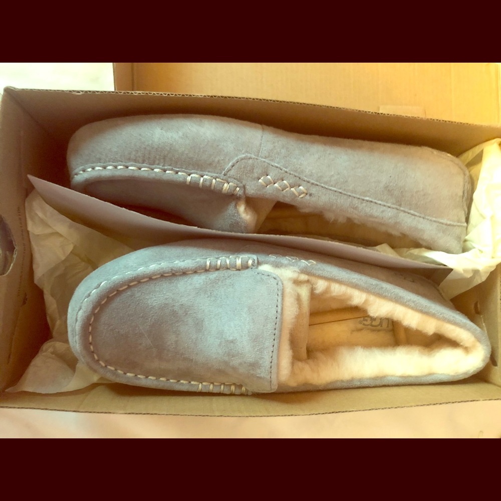 UGG slippers 🥿